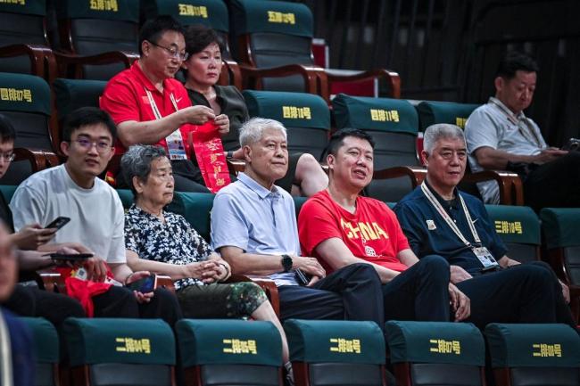 媒体：中国男篮需要一次破而后立 沉默与反思