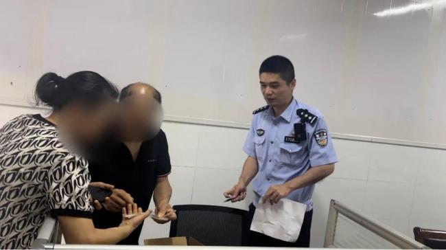 男子欲寄黄金快递人员报警 网络婚恋诈骗险得逞