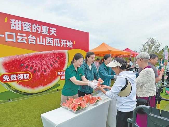 媒体:河南人用西瓜“甜”了全网 助农暖意融融