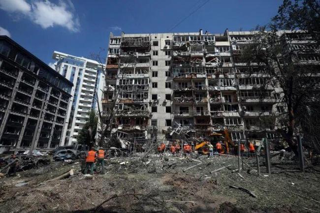 俄对乌发动大规模报复性打击 基辅多地遭袭伤亡惨重