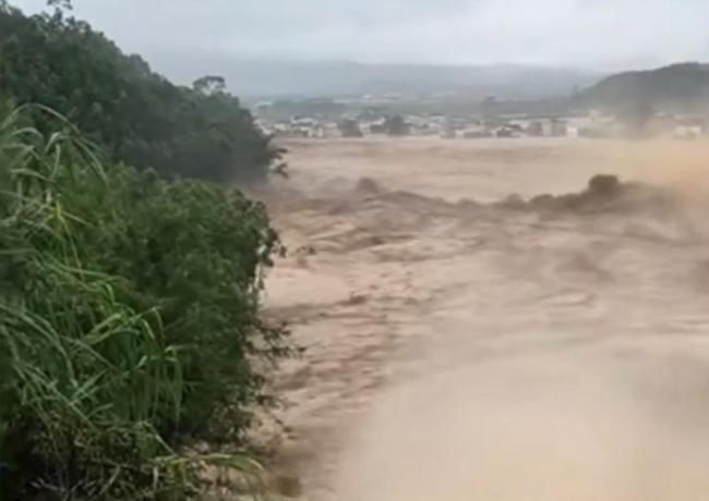 广西钦州紧急公告：非必要不外出！台风“美莎克”引发强降雨