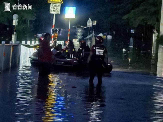贵阳救援队赶往广西横州救援 紧急驰援防汛抢险