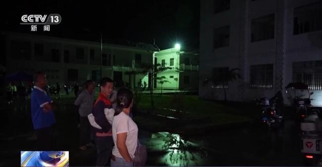 记者深入六蓝水库险情核心区域 直击坝体坍塌缺口