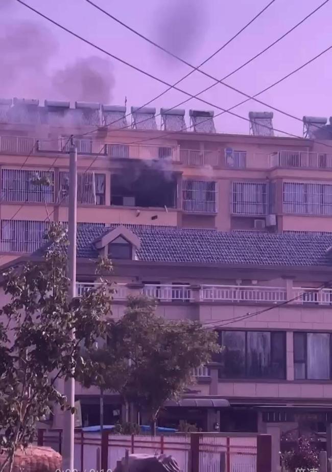 男子试图迷晕少女性侵 引爆燃致4伤
