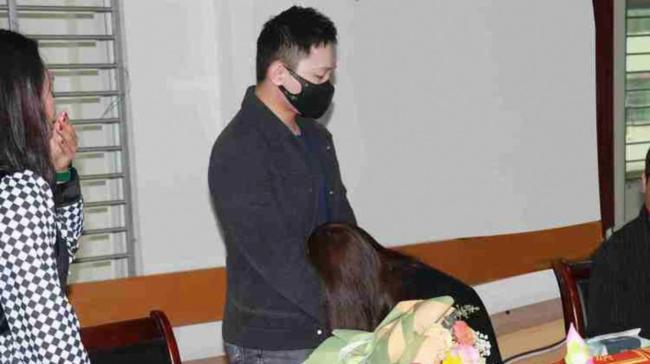 女子离婚7年后儿子千里寻母 七年隔阂一抱解