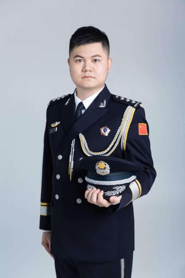 牺牲民警袁博琪获推中国好人榜候选人