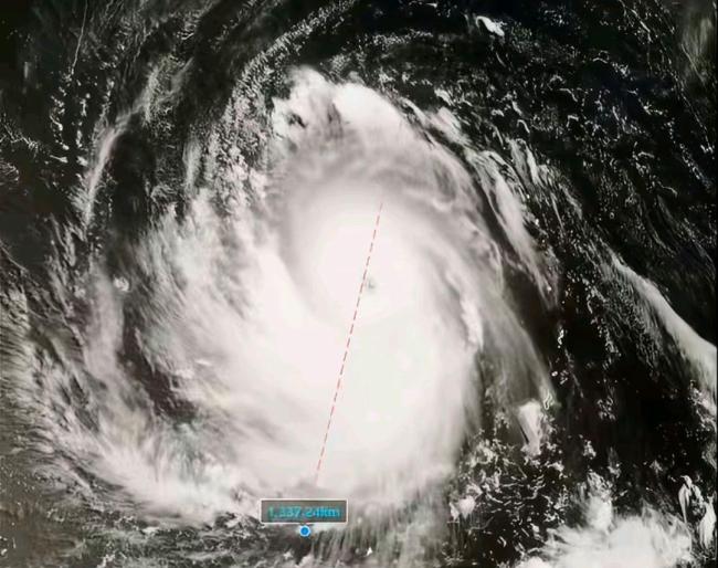 台风巴威登陆地点或有变 路径不确定性增加
