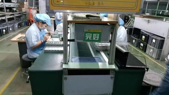90后儿子和60后妈妈一起创作 母子共绘生活新篇章