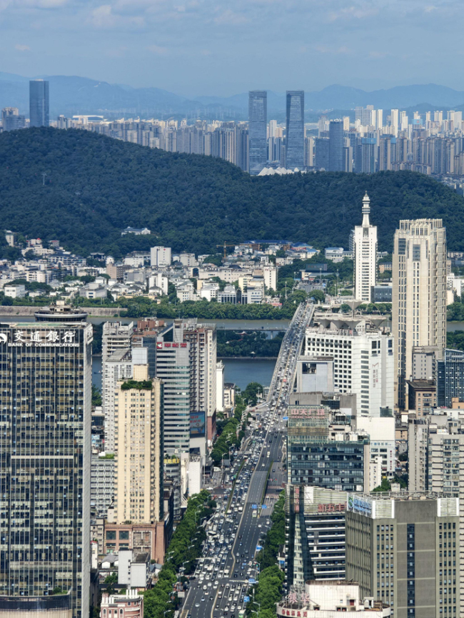 学生在长沙拍到100多公里外的萍乡 湘赣美景同框显现