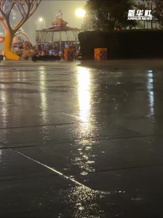 台风巴威登陆现场画面