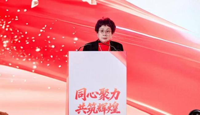 83岁上市公司董事长，遭女儿女婿联手提议罢免，其丈夫去年因病去世 家族内斗风波再起
