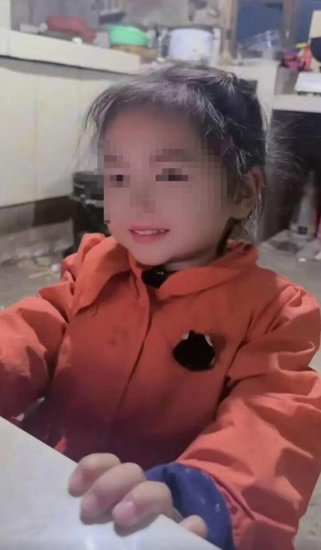 3岁女童被生父女友杀害案一审开庭 悲剧引发广泛关注