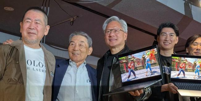 黄仁勋日本行：见30年前“救命恩人” 深化AI合作布局