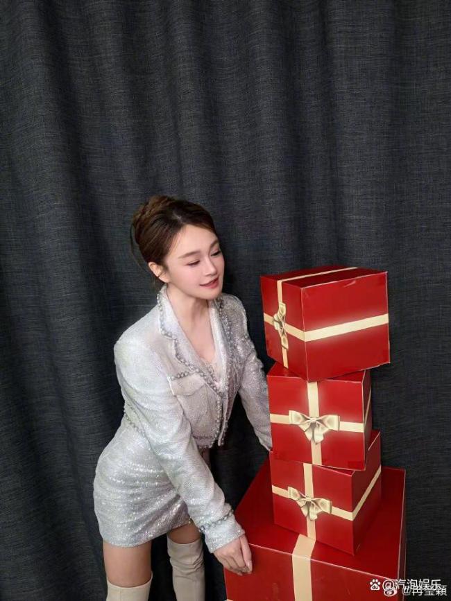 囤鞋还是投资？冉莹颖的上千双高跟鞋，逢迎我方即是最大赢家