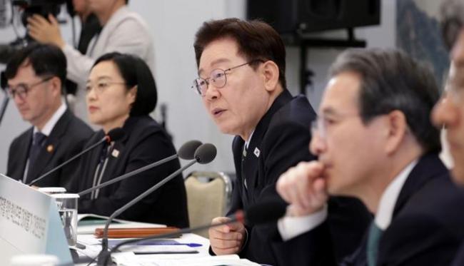 李在明公开批评韩政府部分部门负责人玩忽职守:“绝对不能容忍”