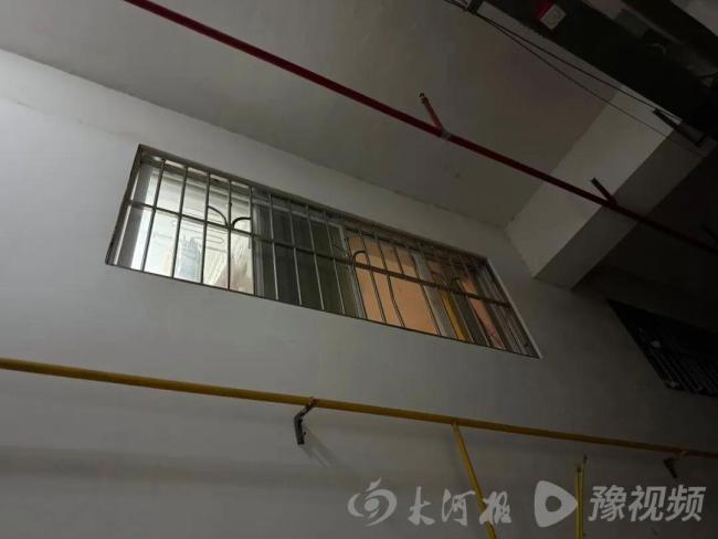 21岁双胞胎姐妹遭妹妹男友入室行凶致1死1重伤,案件今日宣判
