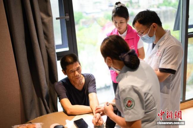 重庆彭水受灾民众:政府安置周到 救援与安置并进