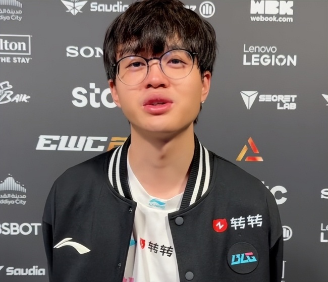 Faker高情商谈LPL全部止步八强，Bin第三赛段或成替补！ 赛事冷门迭起引发热议