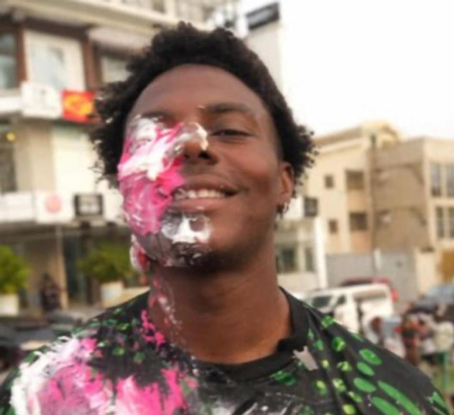 甲亢哥一秒爆泪全场发癫 从贫寒少年到顶流网红