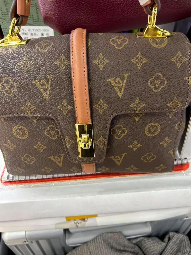 LV法务假扮消费者买包后起诉百货店,店主直言吓出心病 小本生意难承重压