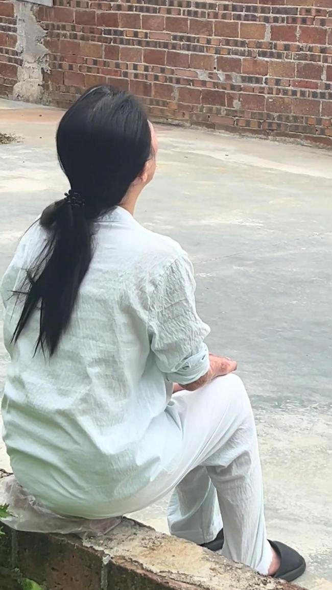 泼硫酸男子被执行死刑 受害人发声