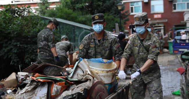 吉林敦化武警官兵持续奋战清淤一线 全力保障群众生活秩序恢复