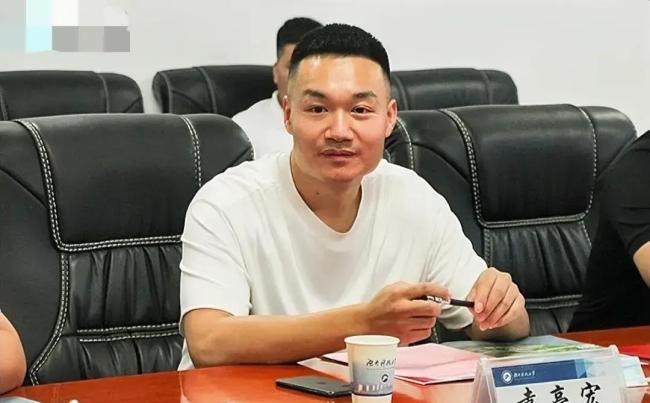 年入25亿却难掩闭店潮!袁记云饺获上市备案,但加盟商快支撑不住了? 资本盛宴背后的隐忧