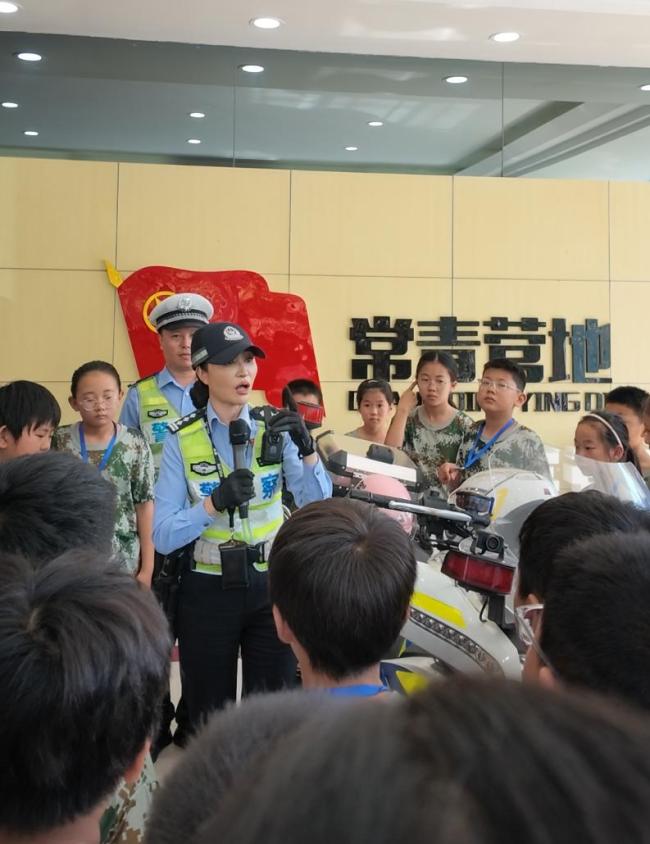 走近济南交警庞漪