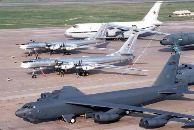 俄轰炸机在日本海上空飞行11小时 俄军实战编队震慑日本