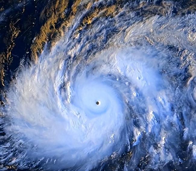 13号台风白海豚将生成？还有14号？