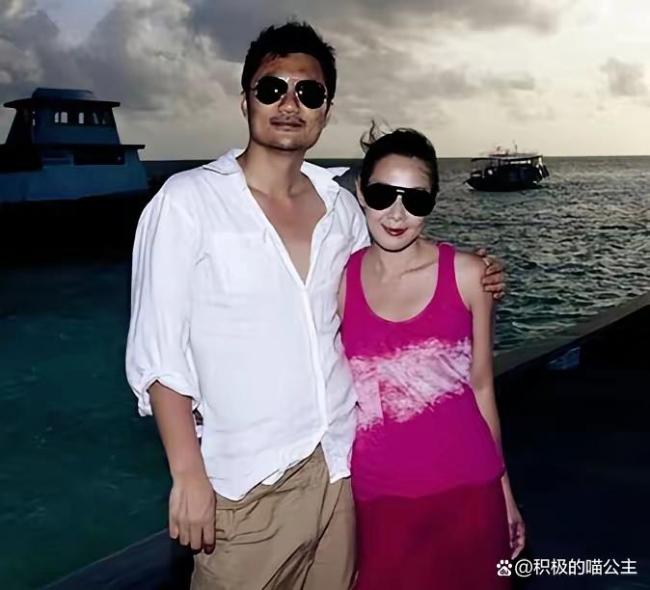 刘若英儿子长这么高了 母子同框似姐弟