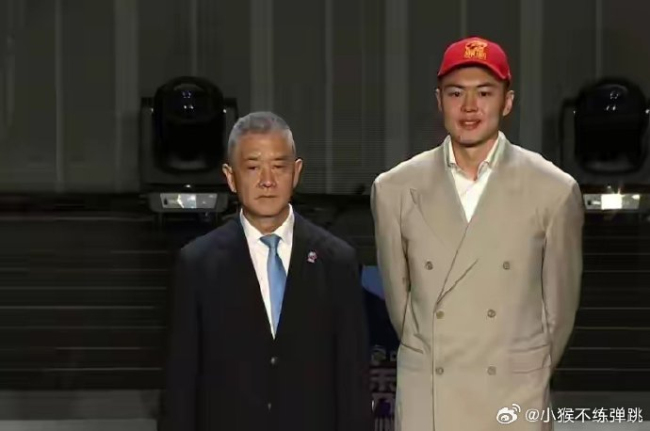 深圳男篮在第18顺位选中单涛之子