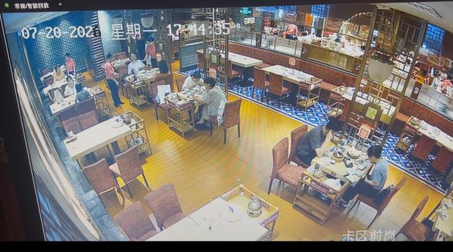 90后店员一顿饭的工夫救回一条命