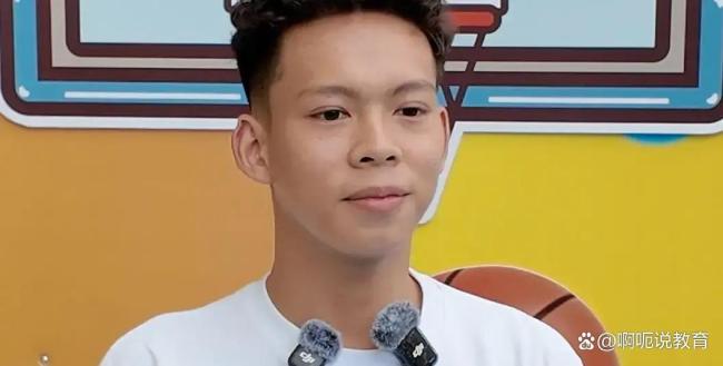 独臂少年张家城开启大学之路