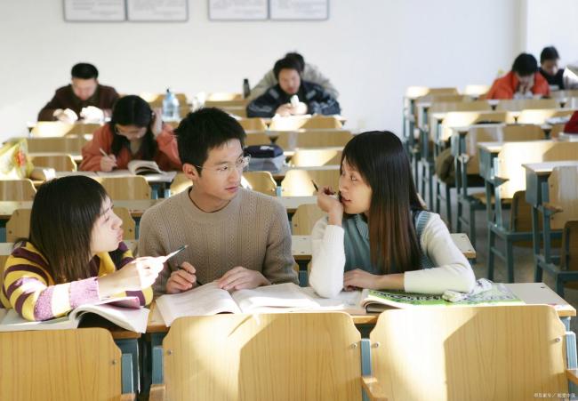 211大学生应聘暑假工变家教 精明老板的教育新思路
