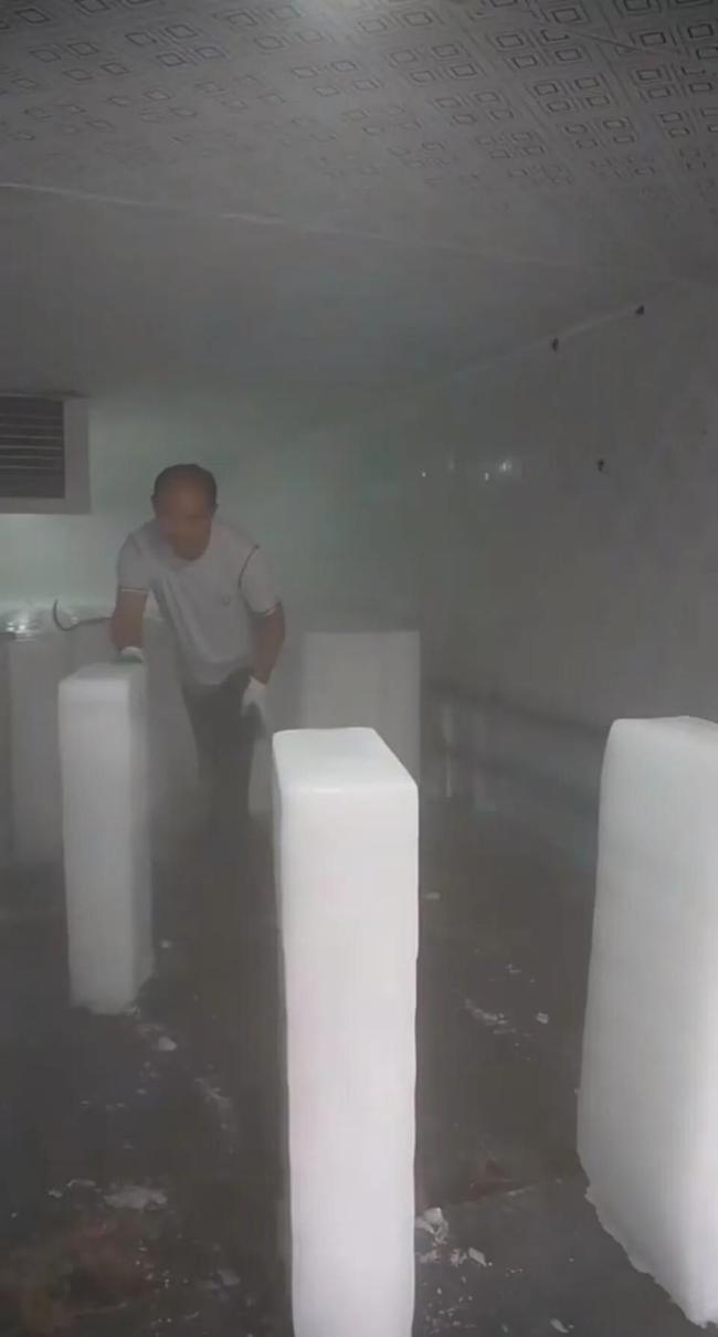 小伙辞职贷款百万开制冰厂月赚30万 高温下的商机与挑战