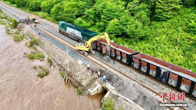 黑龙江绥佳铁路遭遇水害