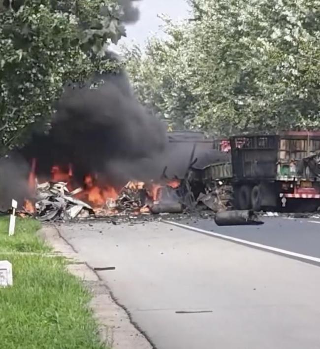 当地回应德州两货车相撞起火 事故致1人伤无死亡
