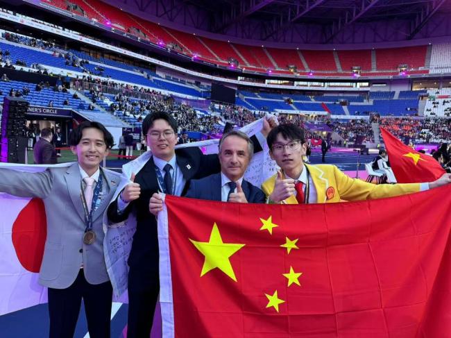 惊艳世界的00后制簪小伙回归讲台 匠心传承续写辉煌