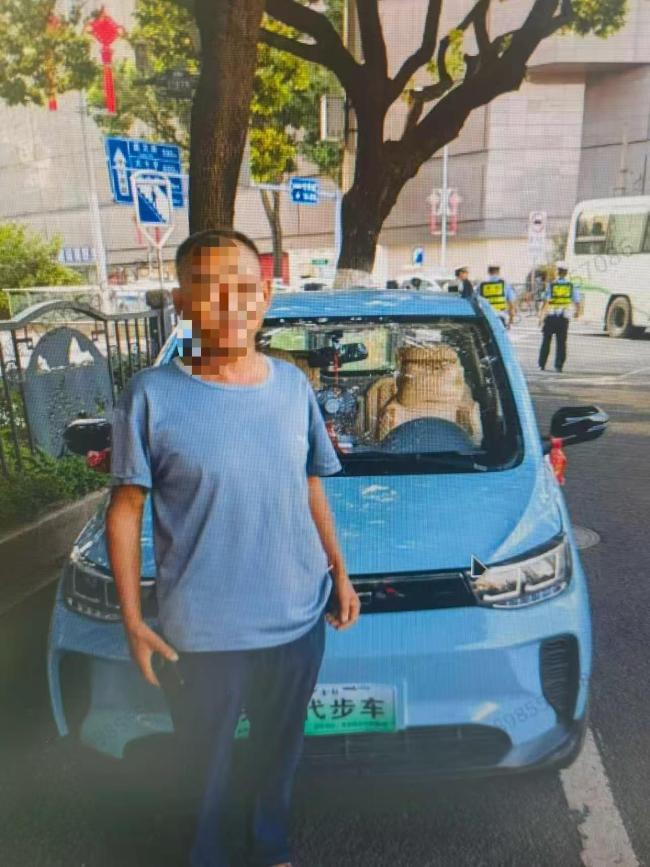 商家宣传老头乐上路不要驾驶证行驶证 虚假宣传误导消费者