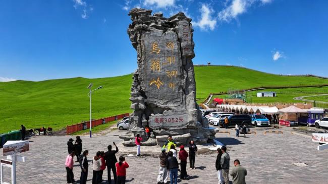 景区回应游客称乌鞘岭太冷 山顶只有十几度,冰雪季长达9个月