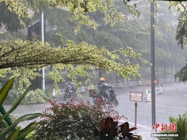 广东出现特大暴雨