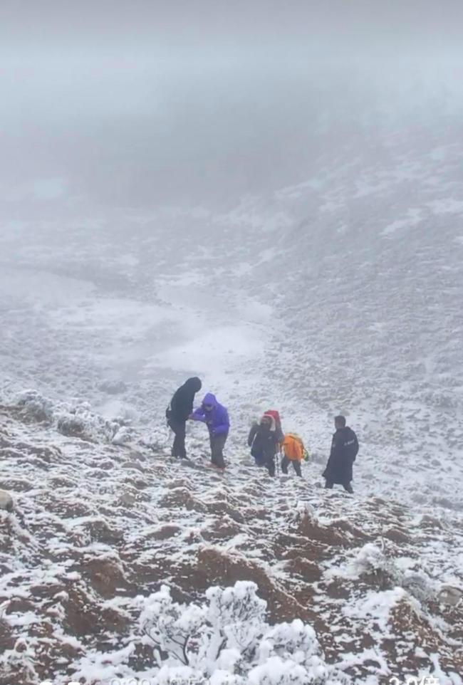 男子登山脱离队伍失足坠亡 户外探险风险再引关注