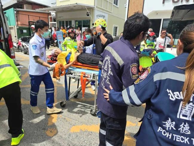 直击泰国校园6死枪击案现场