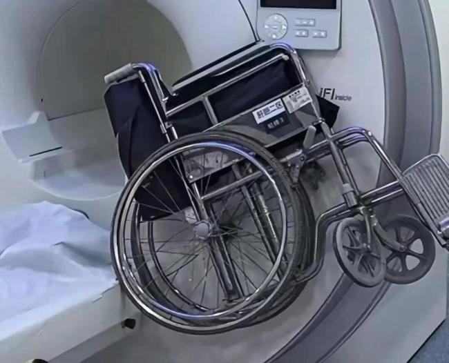 做核磁共振黄金玉石首饰到底要不要摘 安全第一避免风险