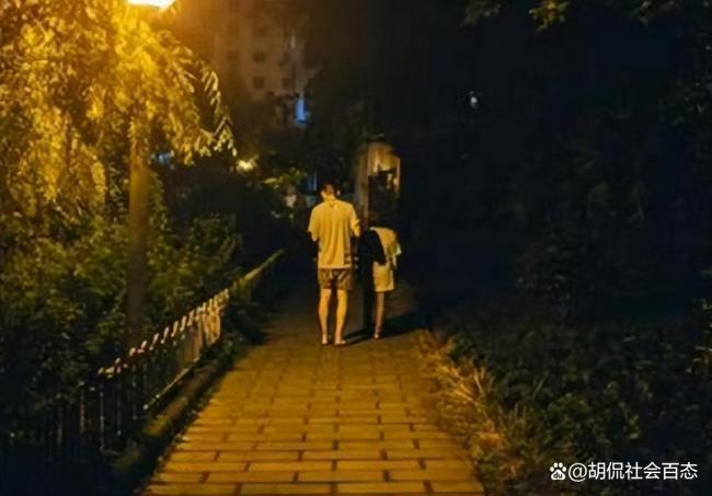 父母17年7次寻女凶手母亲假意招待 十七年谎言终曝光