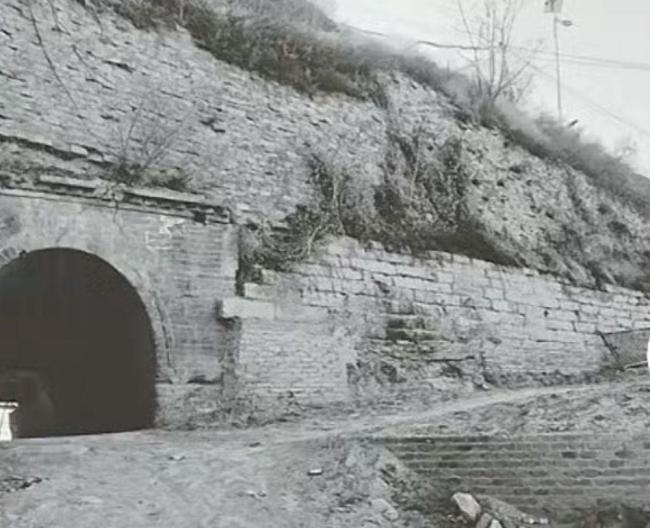 残存明代城墙遭“拆旧建新”？历史遗迹变身仿古建筑