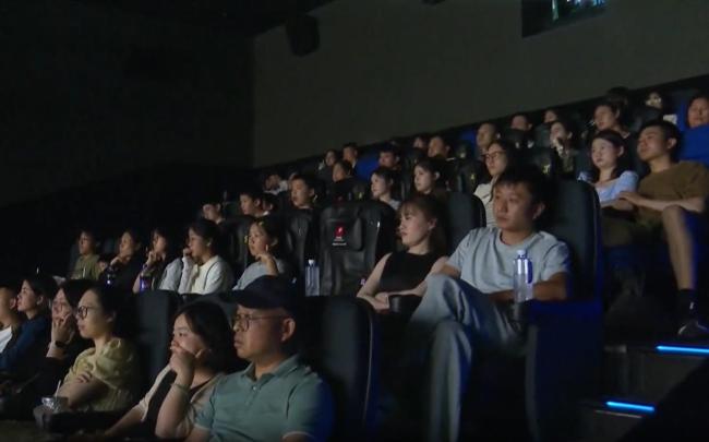 《欢迎来龙餐馆》点燃暑期档 口碑票房双丰收
