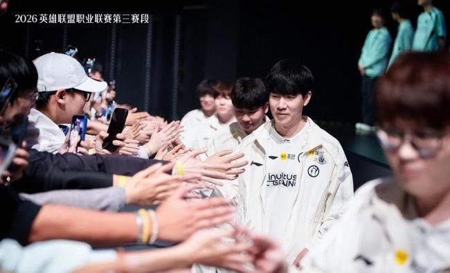 LPL2026 赛季第三赛段组内赛 BLG 1:2 JDG，如何评价这场比赛？