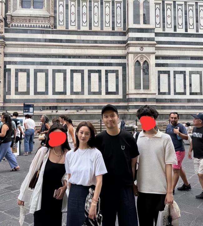 马頔李纯意大利旅行 反差感十足